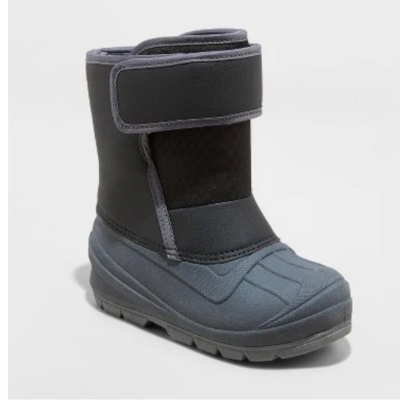 Cat & Jack Other - NWT Lenny snow boots toddler size 9